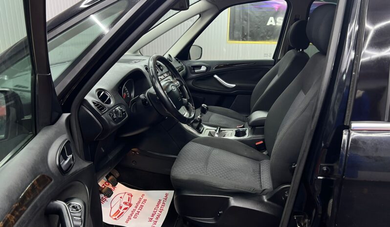 
								FORD GALAXY GHIA full									