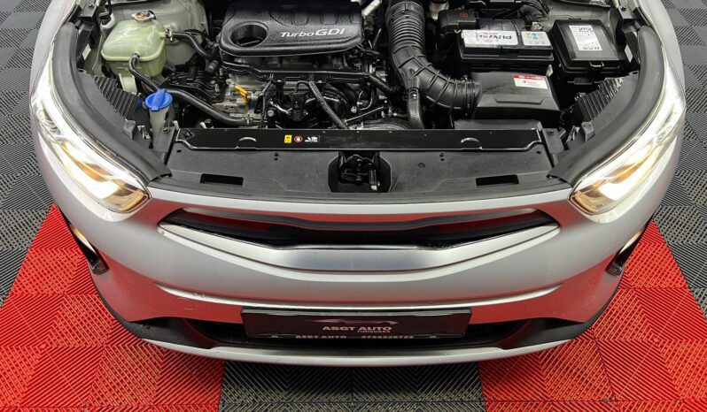 
								KIA STONIC 2018 BENZINA full									