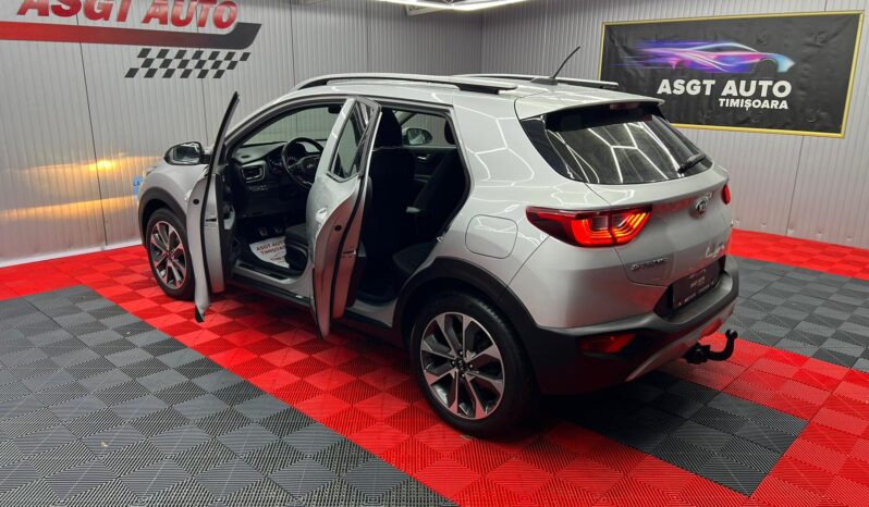 
								KIA STONIC 2018 BENZINA full									