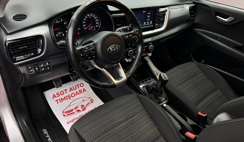 
								KIA STONIC 2018 BENZINA full									