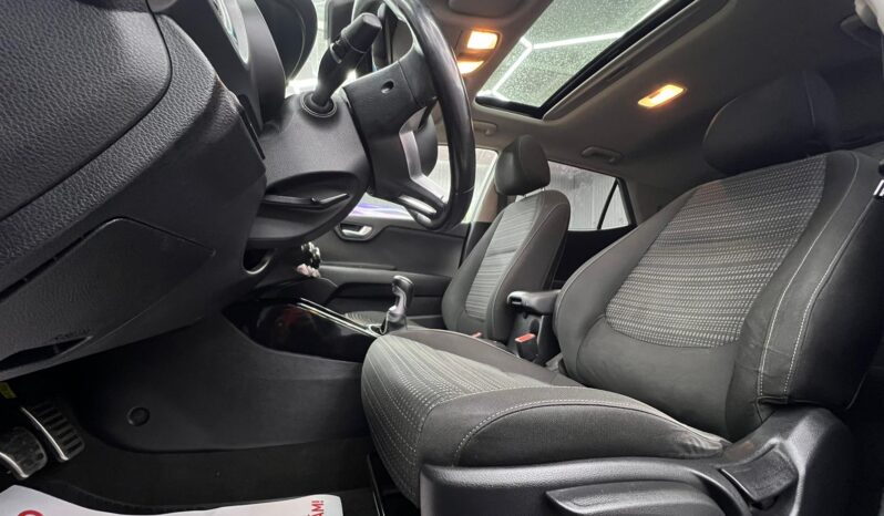 
								KIA STONIC 2018 BENZINA full									