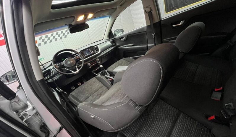 
								KIA STONIC 2018 BENZINA full									