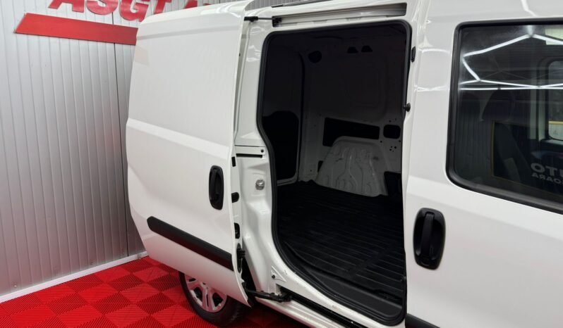 
								FIAT DOBLO 2017 full									