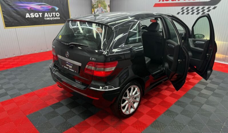 
								MERCEDES B200 AUTOMAT full									