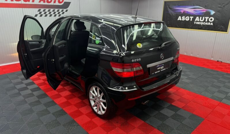 
								MERCEDES B200 AUTOMAT full									