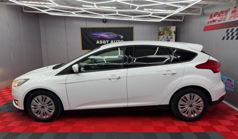 
								FORD FOCUS 2017,EURO 6,BENZINA full									