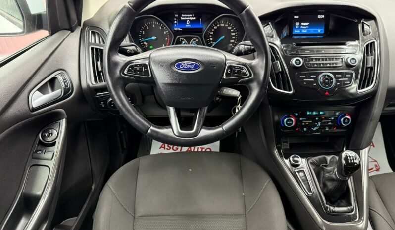 
								FORD FOCUS 2017,EURO 6,BENZINA full									