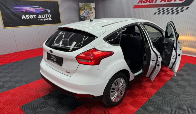 
								FORD FOCUS 2017,EURO 6,BENZINA full									