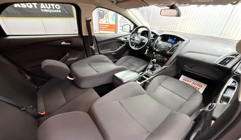 
								FORD FOCUS 2017,EURO 6,BENZINA full									