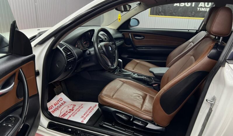 
								BMW SERIA 1, 2000 BENZINA, 143 CP ,AUTOMATA full									