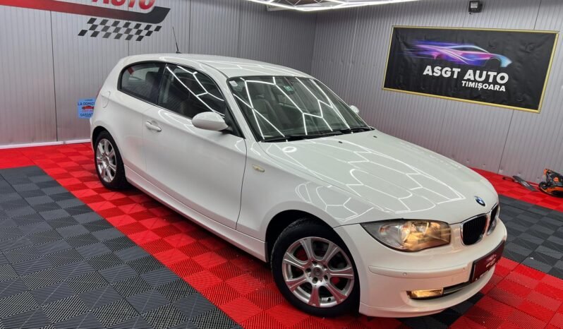 
								BMW SERIA 1, 2000 BENZINA, 143 CP ,AUTOMATA full									