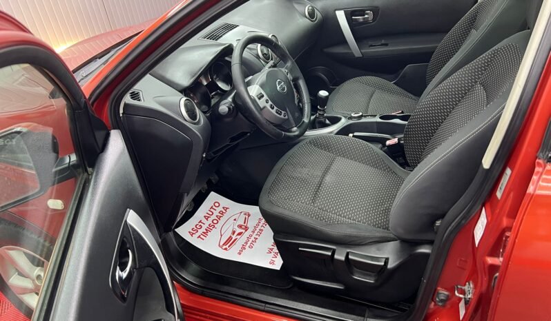 
								NISSAN QASHQAI, 4X4 full									