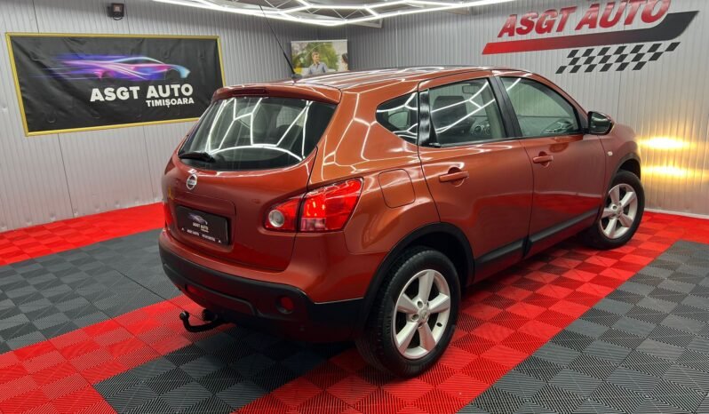 
								NISSAN QASHQAI, 4X4 full									