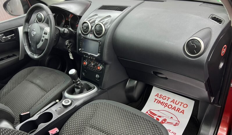 
								NISSAN QASHQAI, 4X4 full									