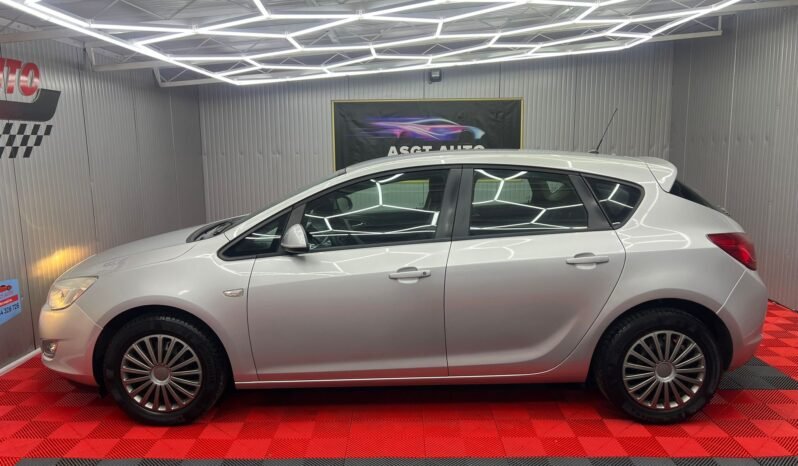 
								OPEL ASTRA J ,2011 full									