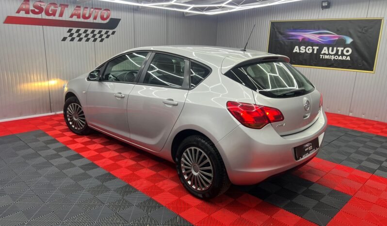 
								OPEL ASTRA J ,2011 full									