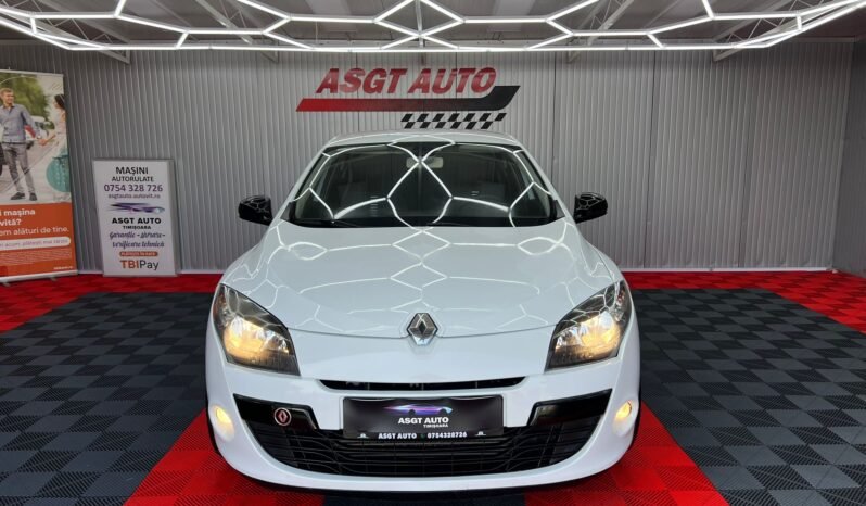 
								RENAULT MEGANE, 2012 full									