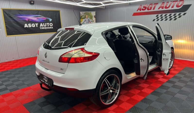 
								RENAULT MEGANE, 2012 full									