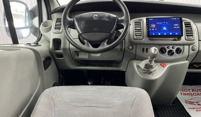 
								RENAULT TRAFIC 9 LOCURI full									