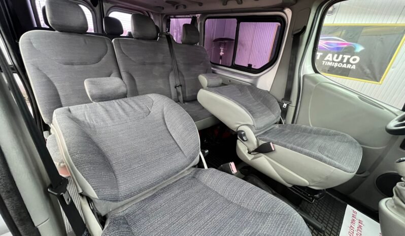 
								RENAULT TRAFIC 9 LOCURI full									