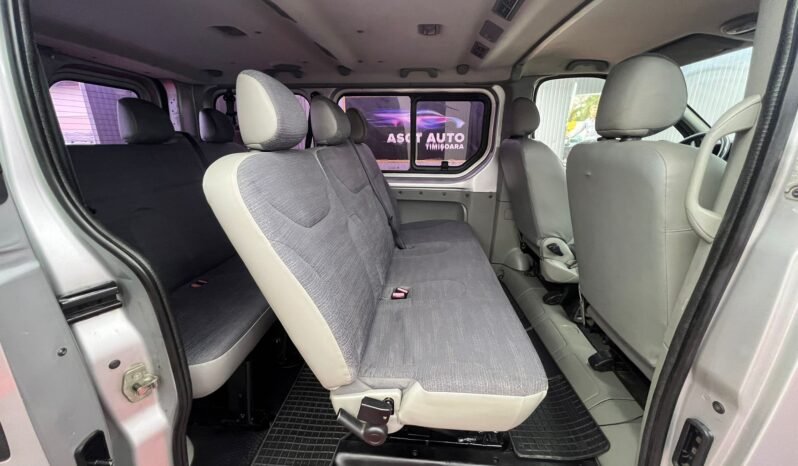 
								RENAULT TRAFIC 9 LOCURI full									