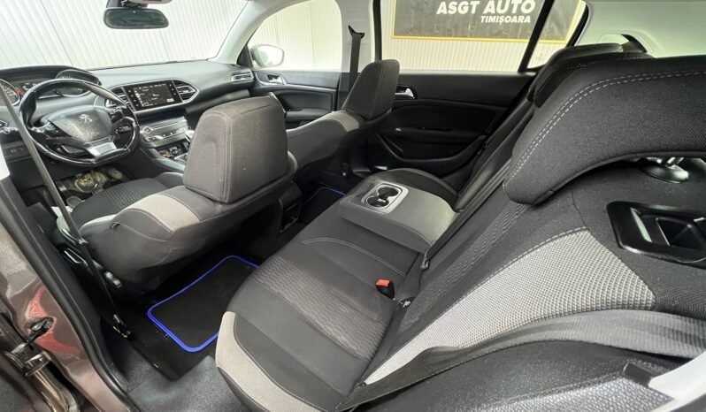 
								PEUGEOT 308, 2015, full									