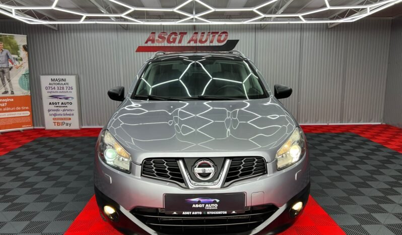 
								NISSAN QASHQAI + 2 full									