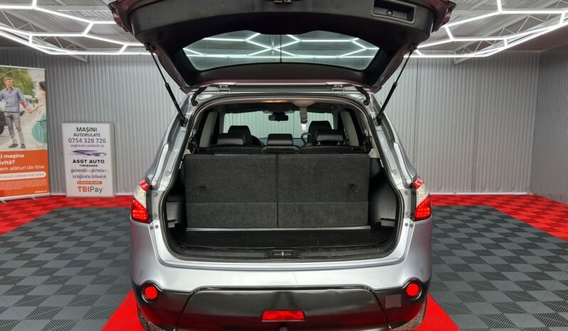 
								NISSAN QASHQAI + 2 full									