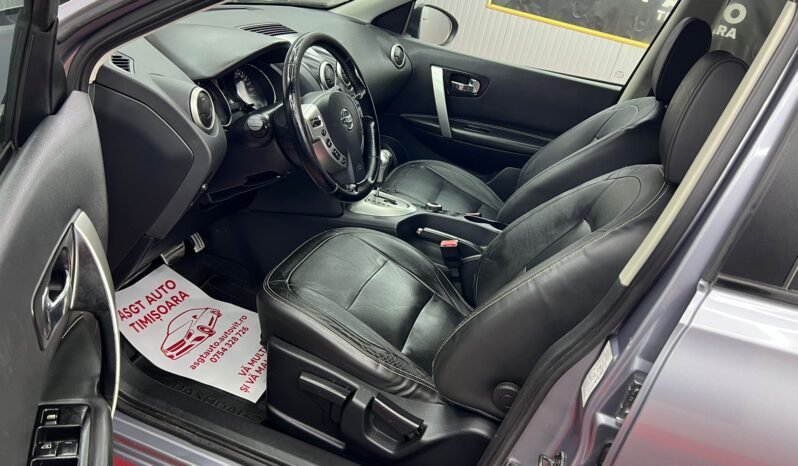 
								NISSAN QASHQAI + 2 full									