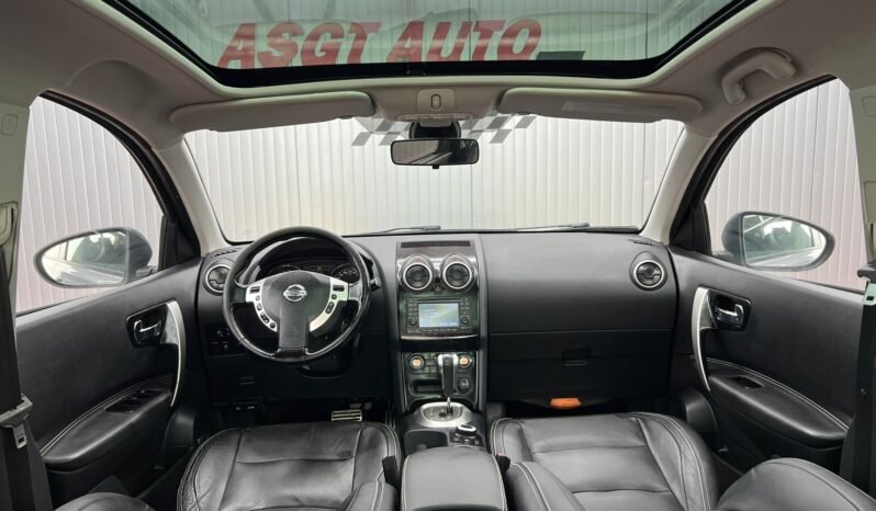 
								NISSAN QASHQAI + 2 full									