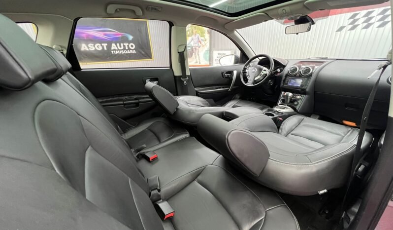 
								NISSAN QASHQAI + 2 full									