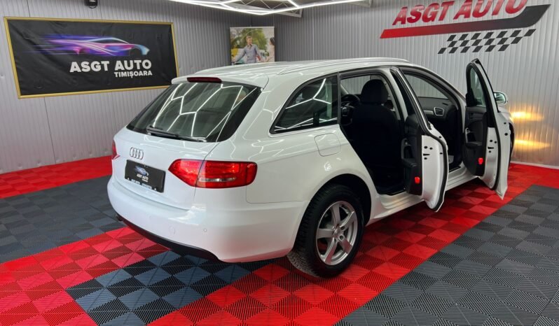 
								AUDI A 4, BENZINA full									