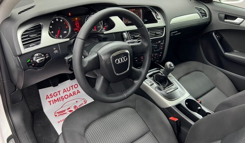 
								AUDI A 4, BENZINA full									