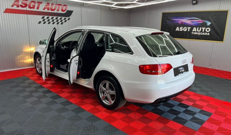 
								AUDI A 4, BENZINA full									
