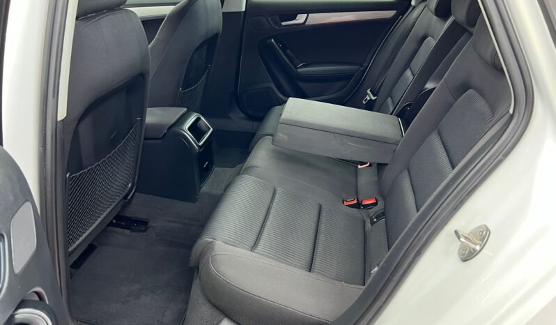 
								AUDI A 4, BENZINA full									