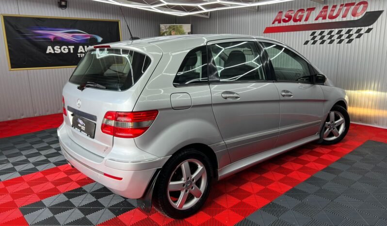 
								MERCEDES B180, AUTOMAT full									