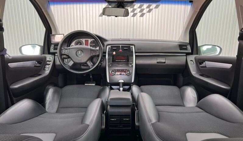 
								MERCEDES B180, AUTOMAT full									
