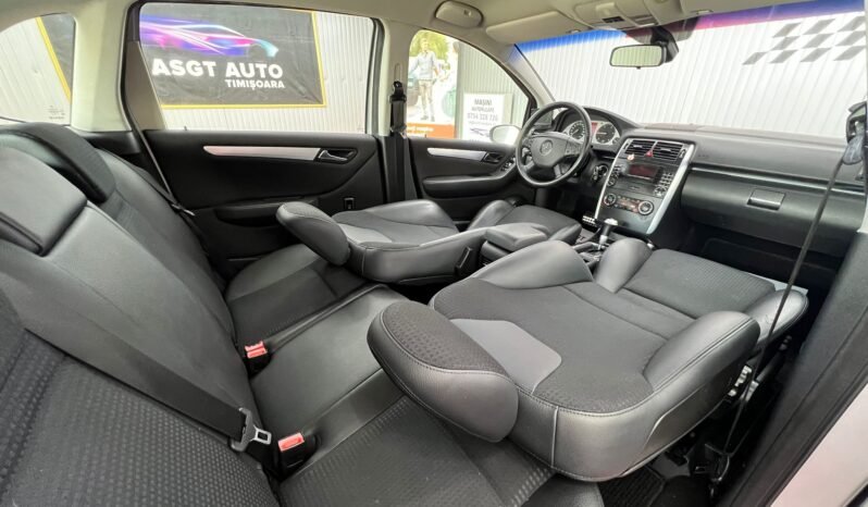 
								MERCEDES B180, AUTOMAT full									