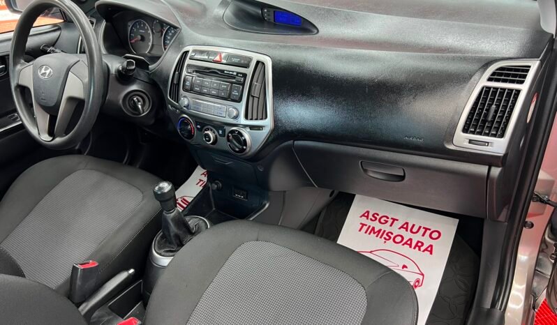 
								HYUNDAI I 20, AN 2014, EURO 5 full									