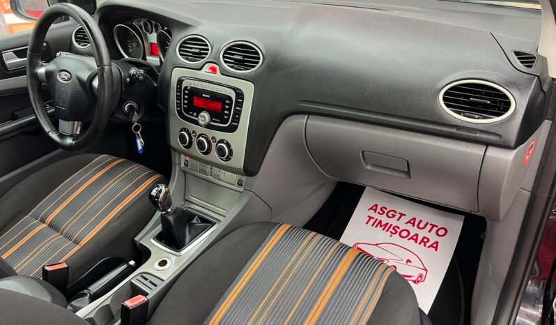 
								FORD FOCUS full									