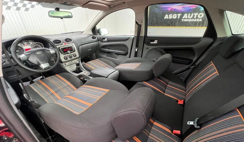
								FORD FOCUS full									