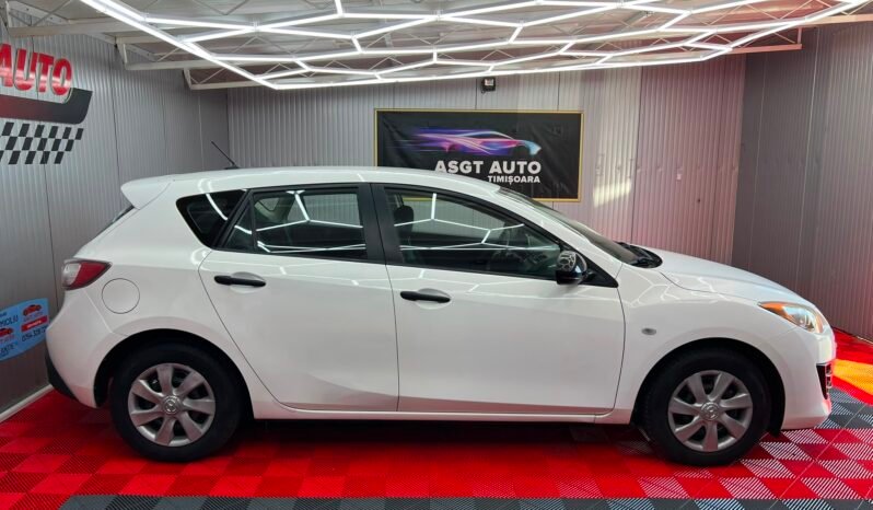 
								MAZDA 3 full									