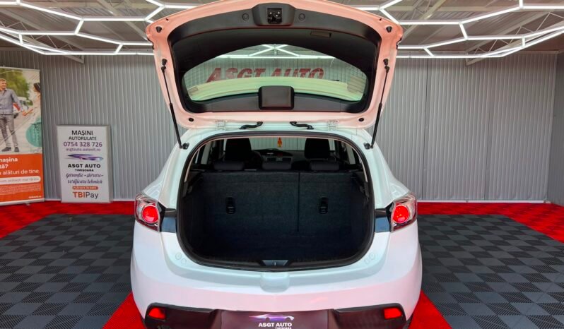 
								MAZDA 3 full									