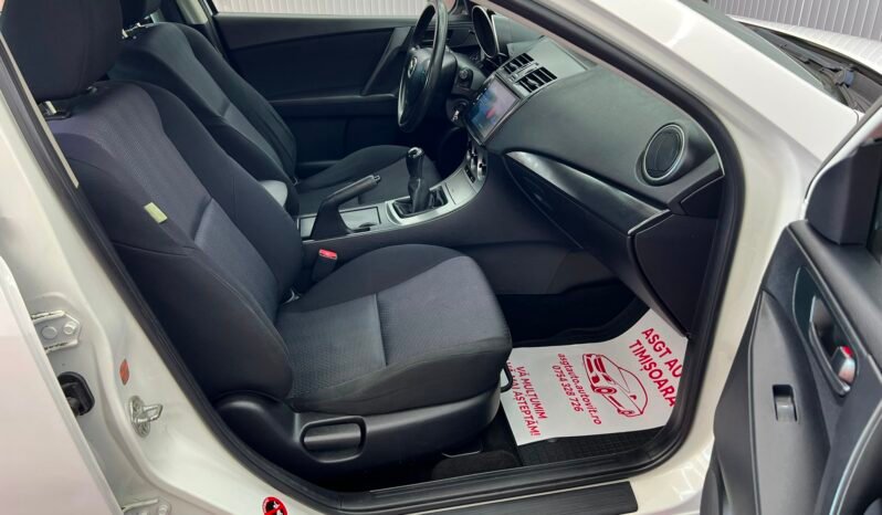 
								MAZDA 3 full									
