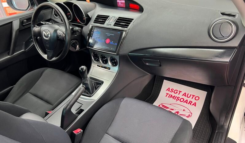 
								MAZDA 3 full									